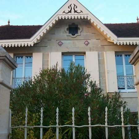 Domaine De Monein Acomodação com café da manhã Saint-André-de-Cubzac Exterior foto